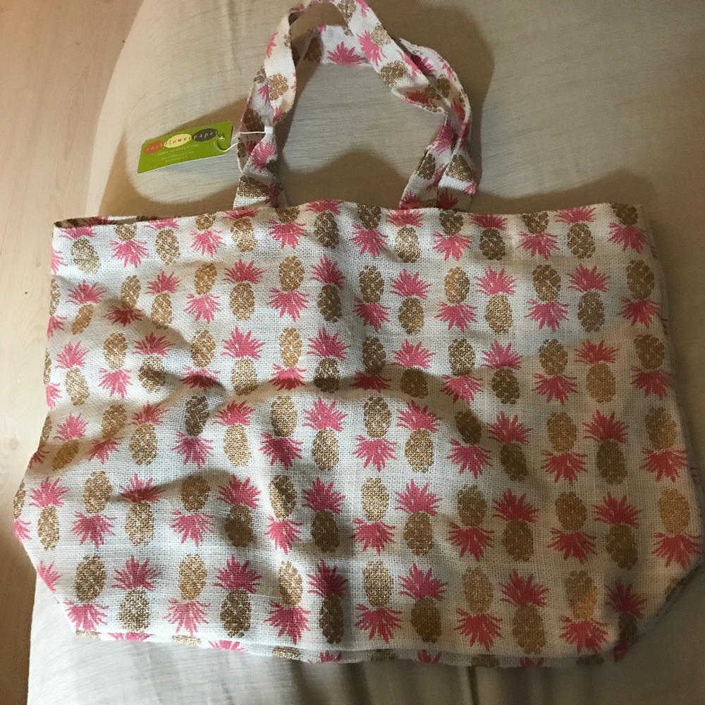 💚3/$20💚 Pink & Gold Metallic Pineapple tote - Picture 5 of 7